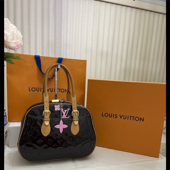 Louis Vuitton Amarante Monogram Vernis Summit Bag - Picture 11 of 15